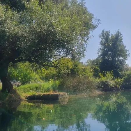 Riverside Bucine * Liyubuşka